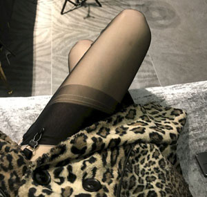 美人无泪