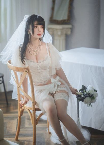 灰色迷宫
